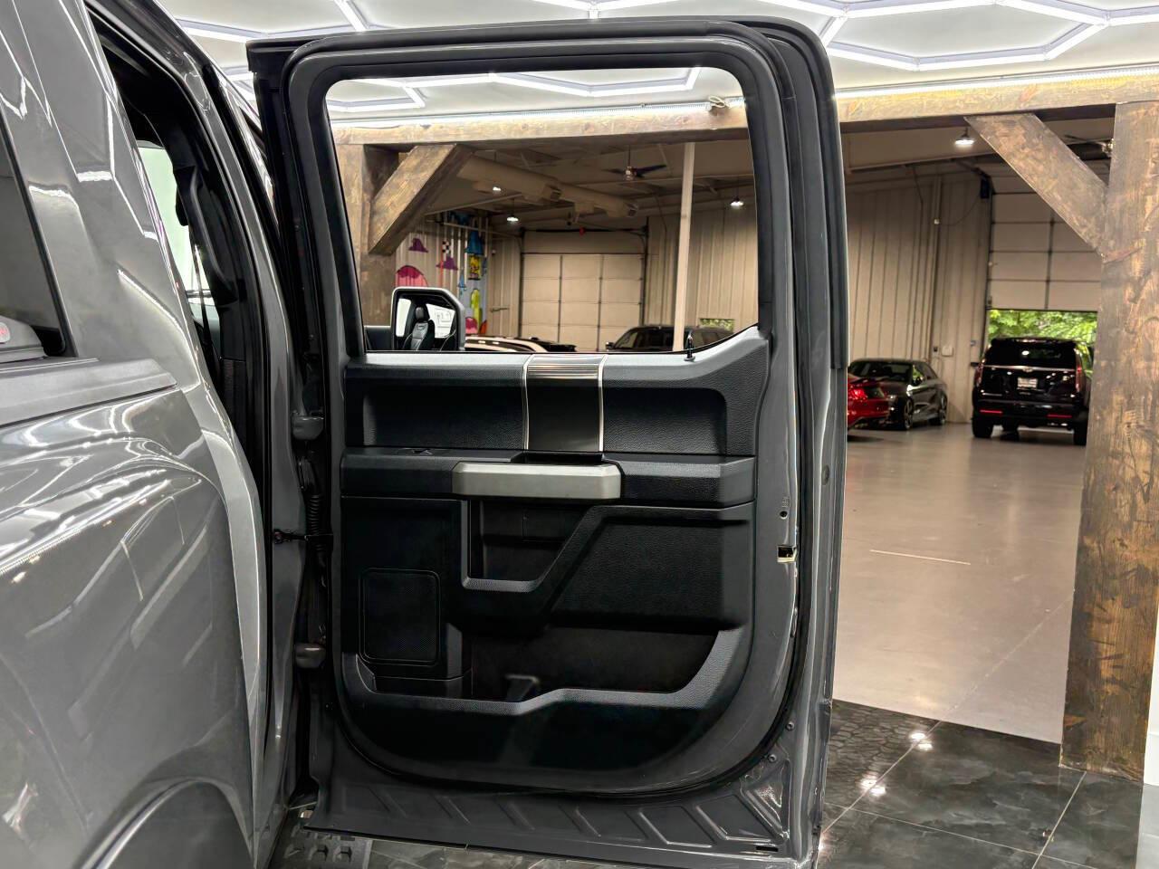 Ford F-150 Raptor SuperCrew 4WD 2020