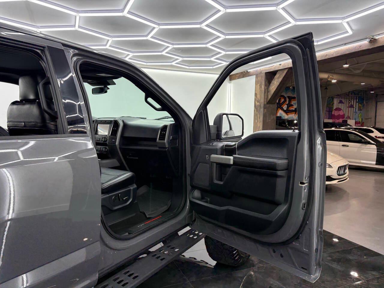Ford F-150 Raptor SuperCrew 4WD 2020