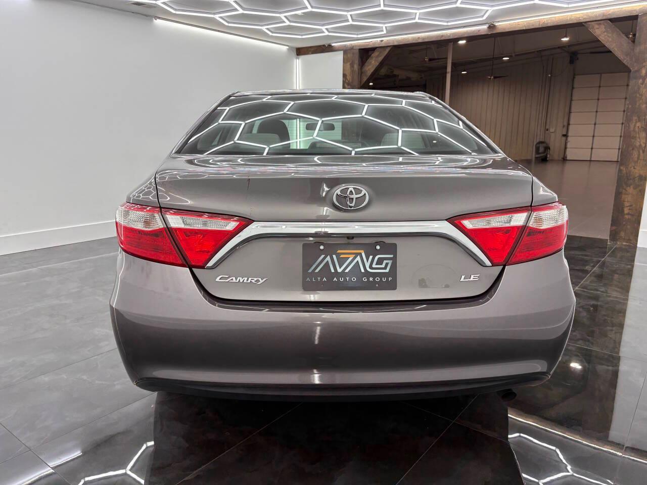 Toyota Camry SE 2017