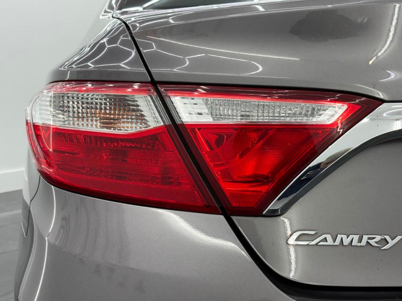 Toyota Camry SE 2017