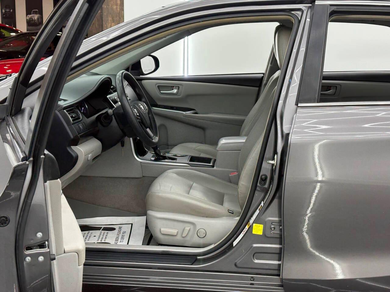Toyota Camry SE 2017