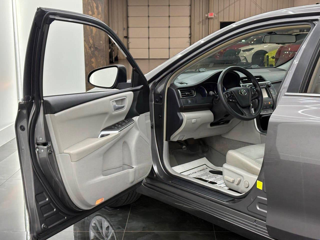 Toyota Camry SE 2017