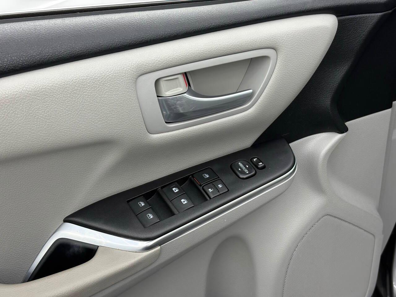 Toyota Camry SE 2017