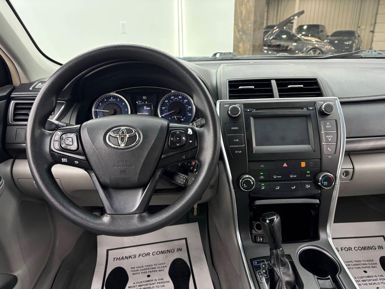 Toyota Camry SE 2017