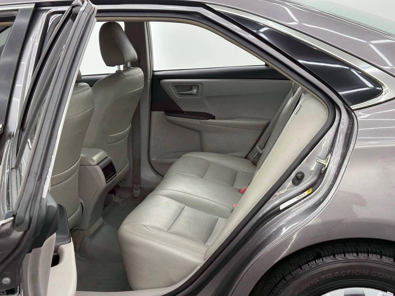 Toyota Camry SE 2017