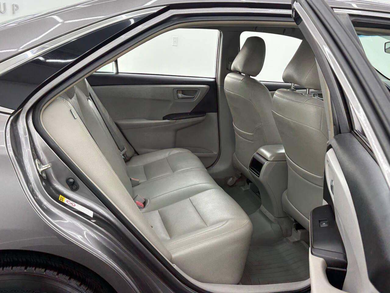 Toyota Camry SE 2017
