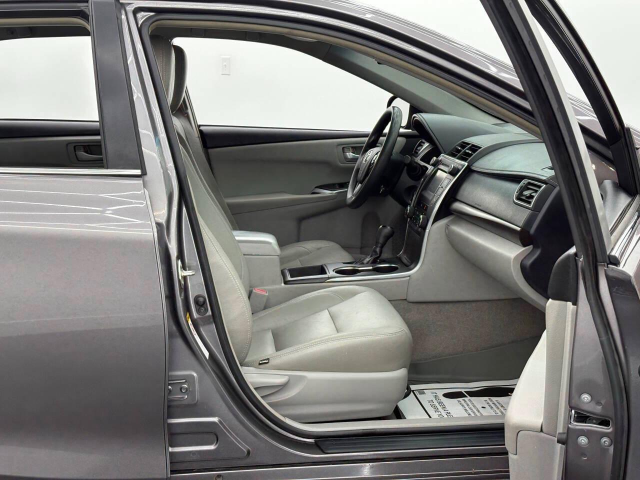 Toyota Camry SE 2017