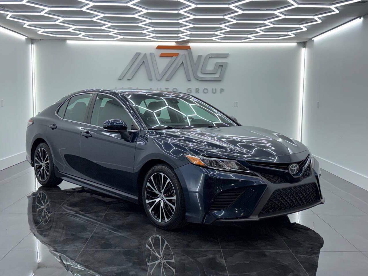 Toyota Camry SE 2020