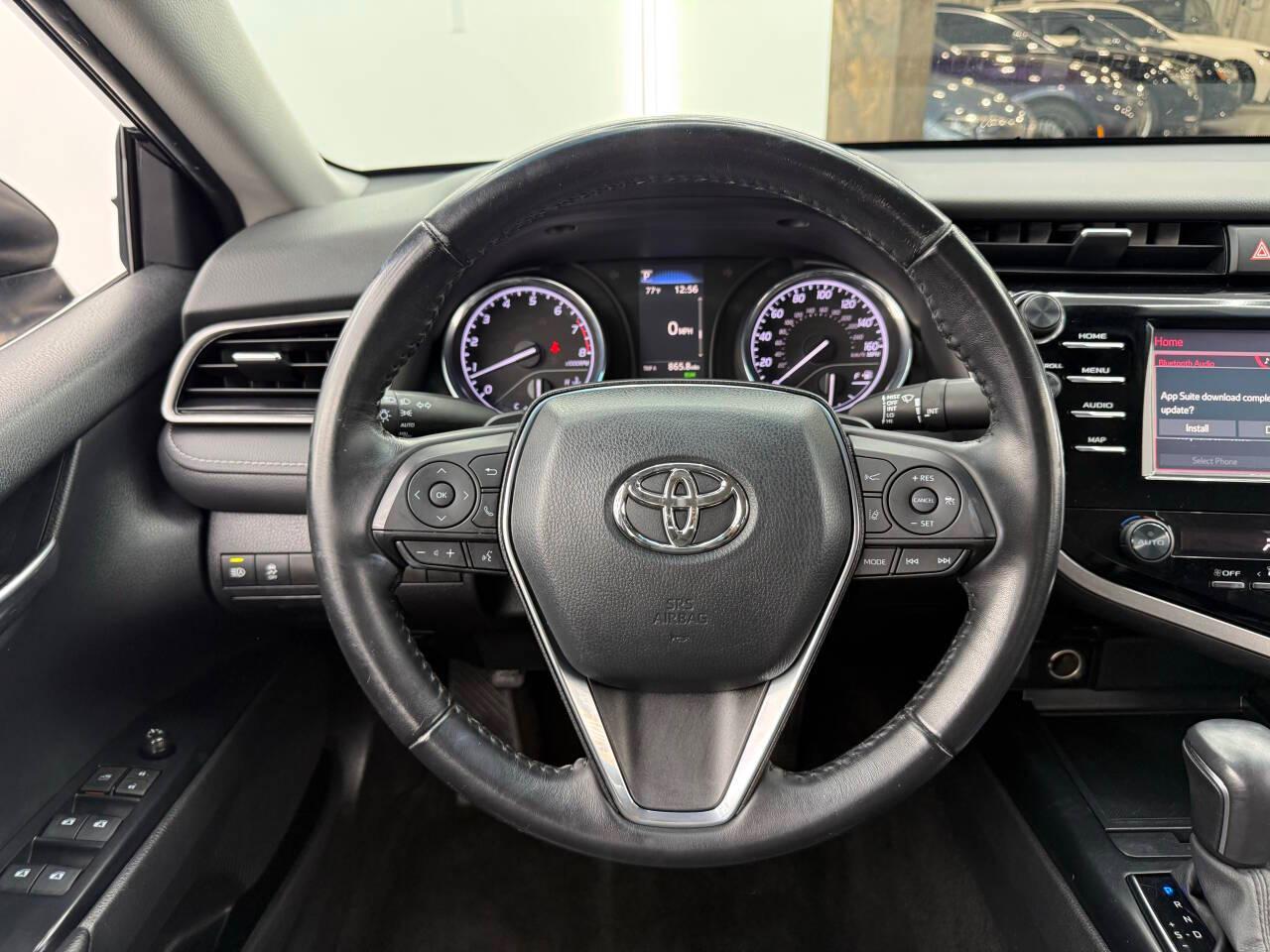 Toyota Camry SE 2020