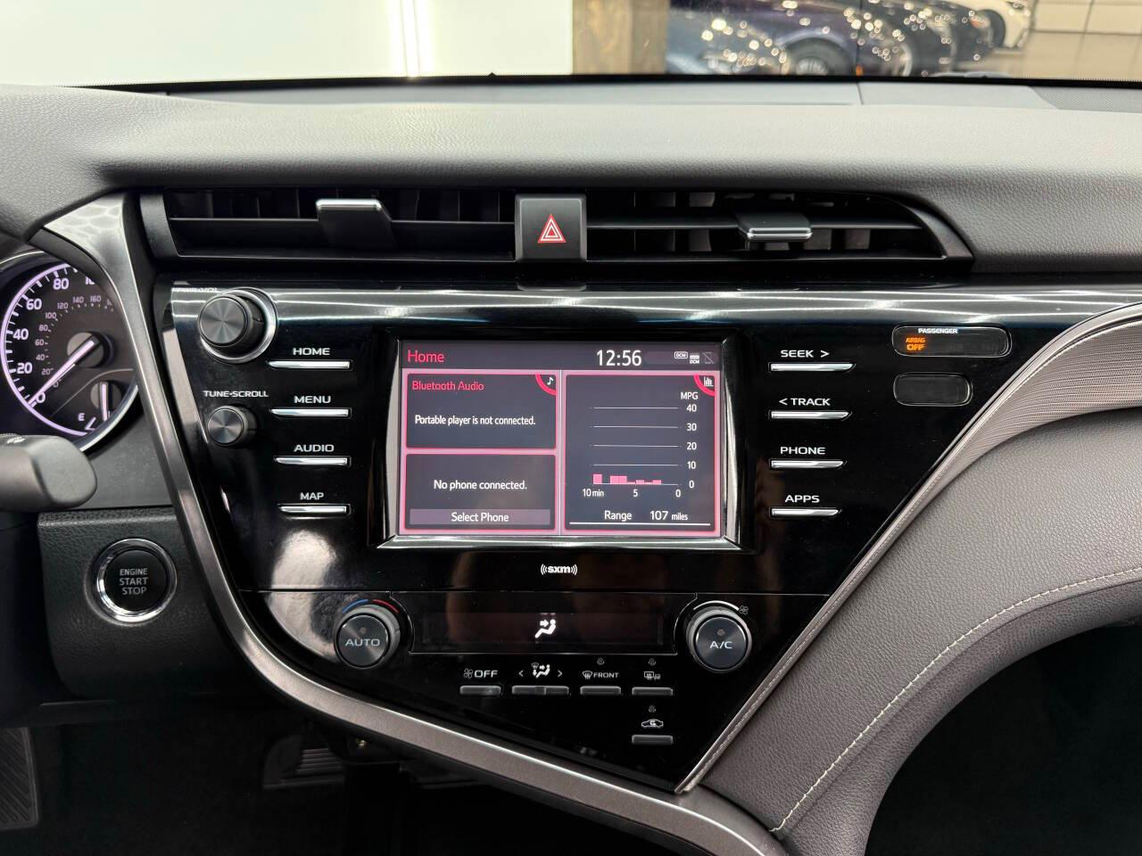 Toyota Camry SE 2020