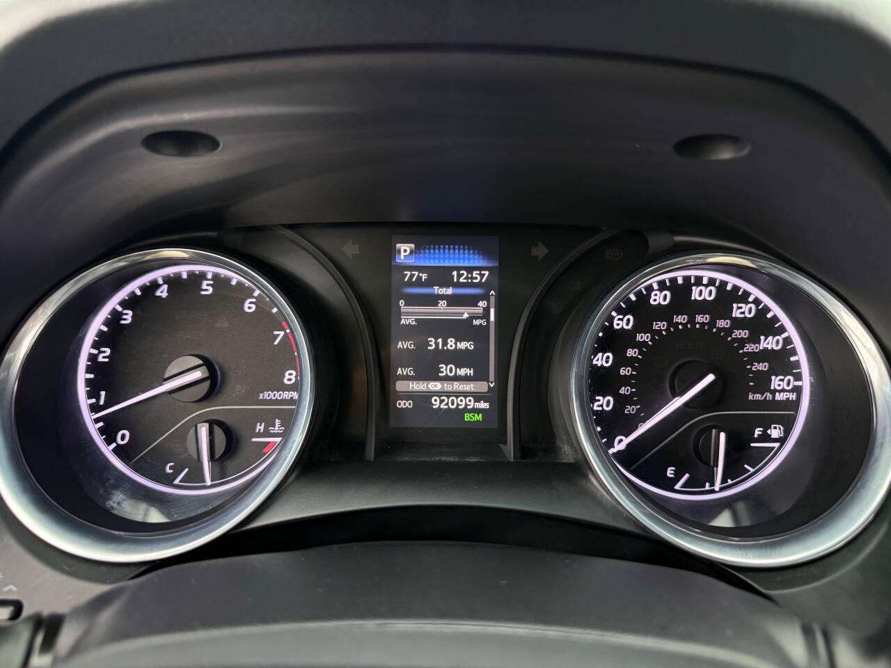 Toyota Camry SE 2020