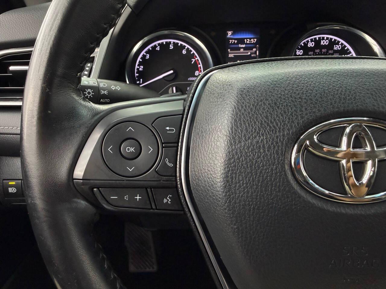 Toyota Camry SE 2020