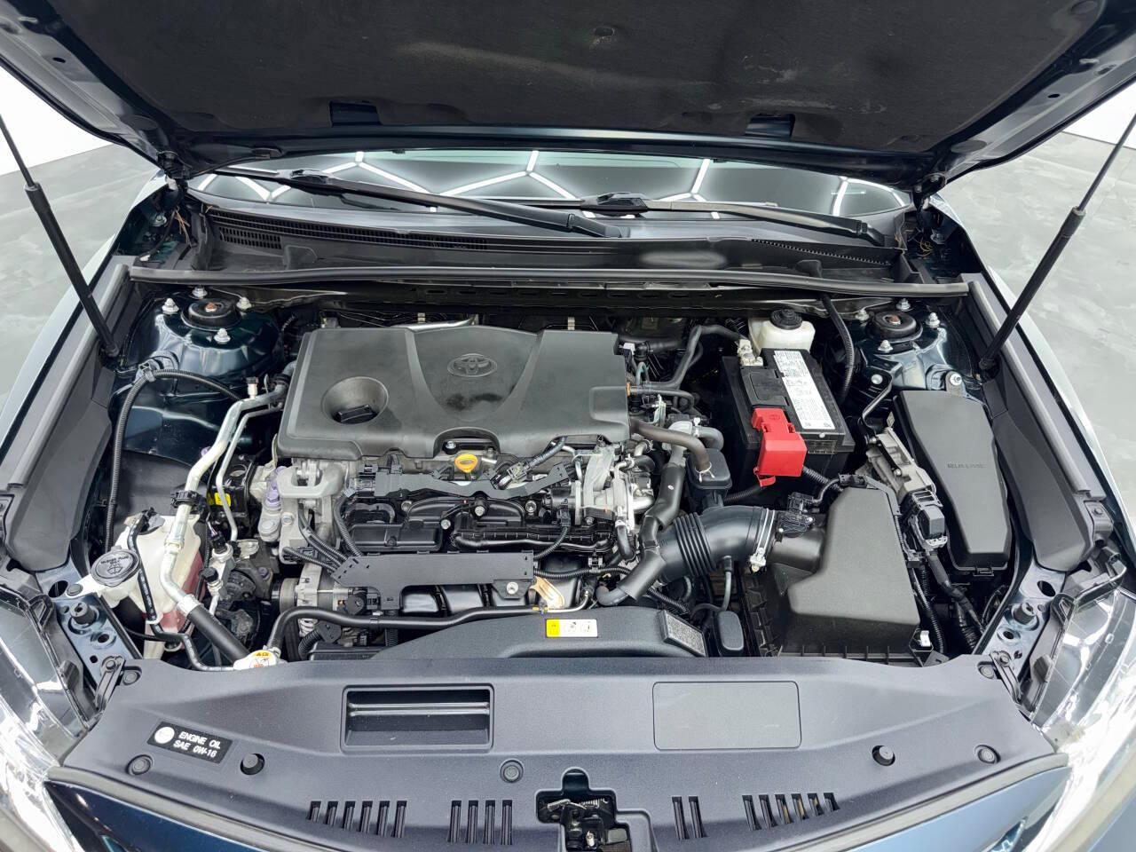 Toyota Camry SE 2020