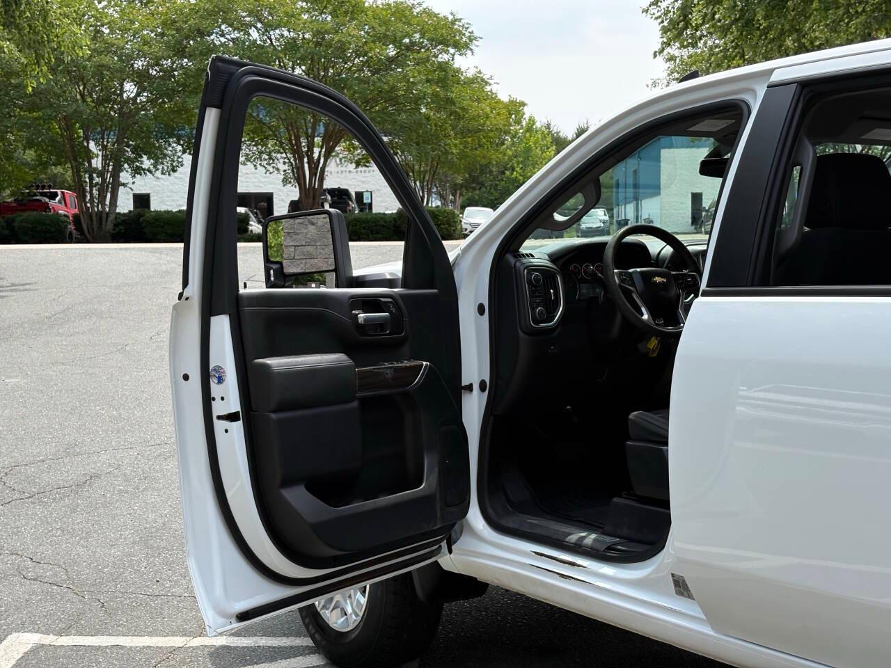 Chevrolet Silverado 2500HD LT Crew Cab Long Box 4WD 2020