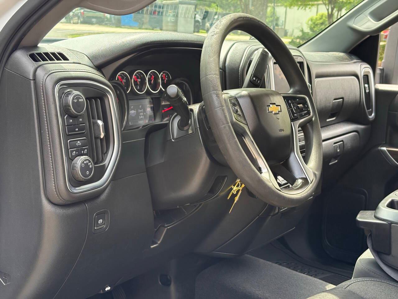 Chevrolet Silverado 2500HD LT Crew Cab Long Box 4WD 2020