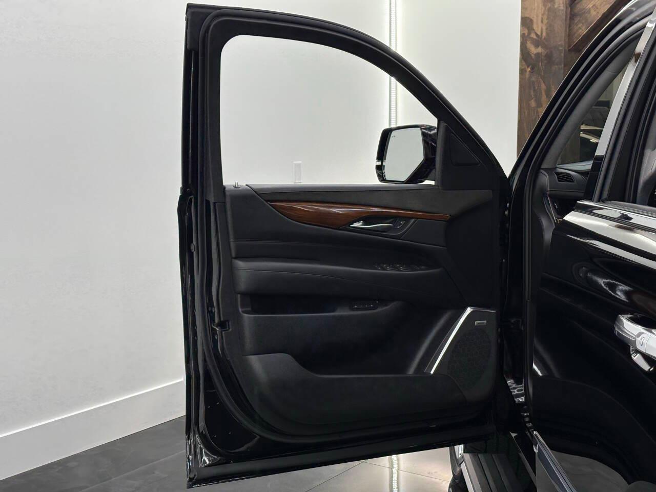 Cadillac Escalade Premium 4WD 2017