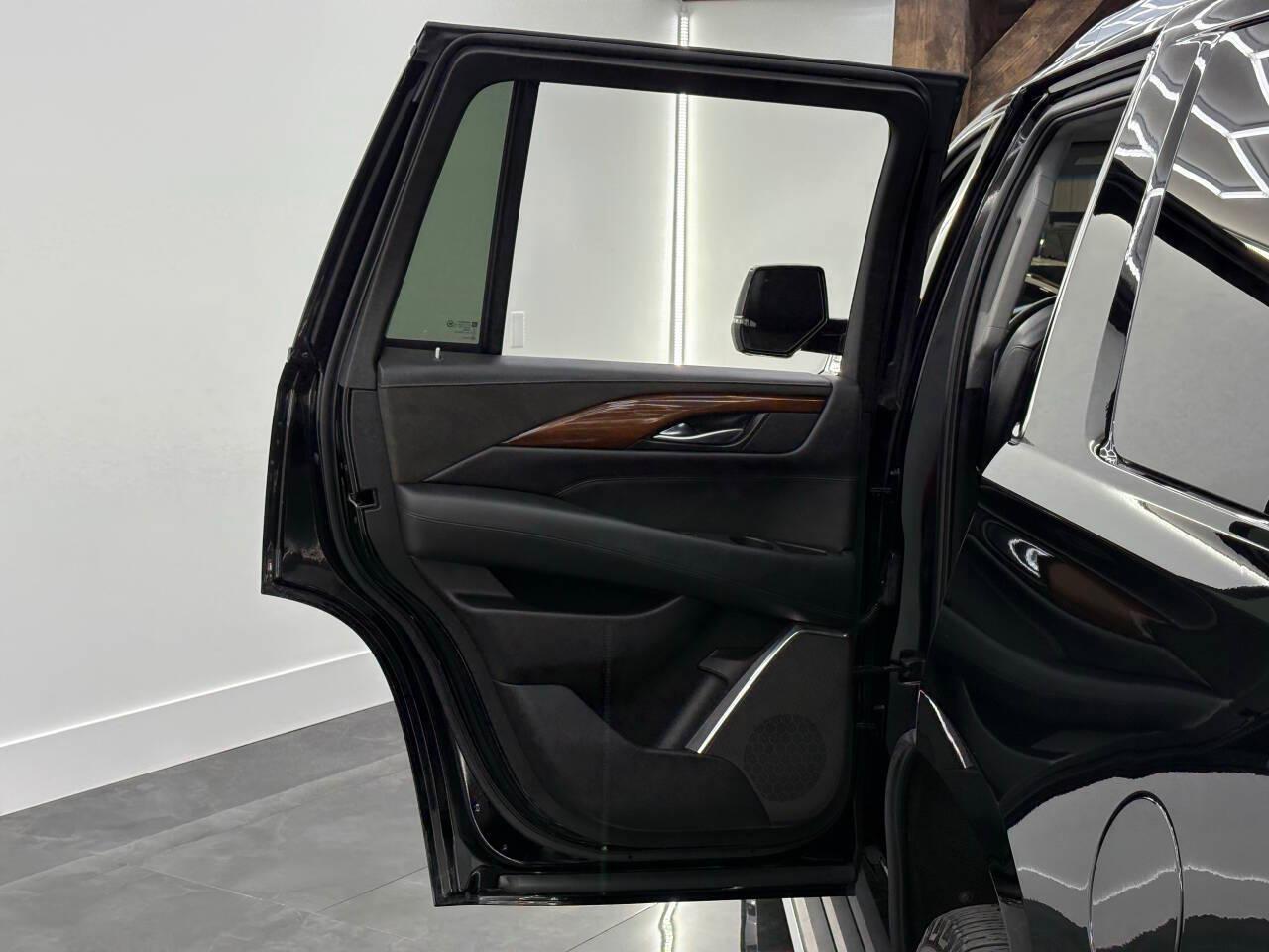 Cadillac Escalade Premium 4WD 2017