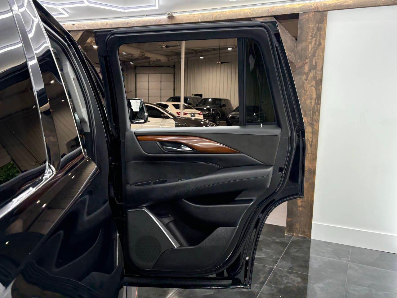 Cadillac Escalade Premium 4WD 2017