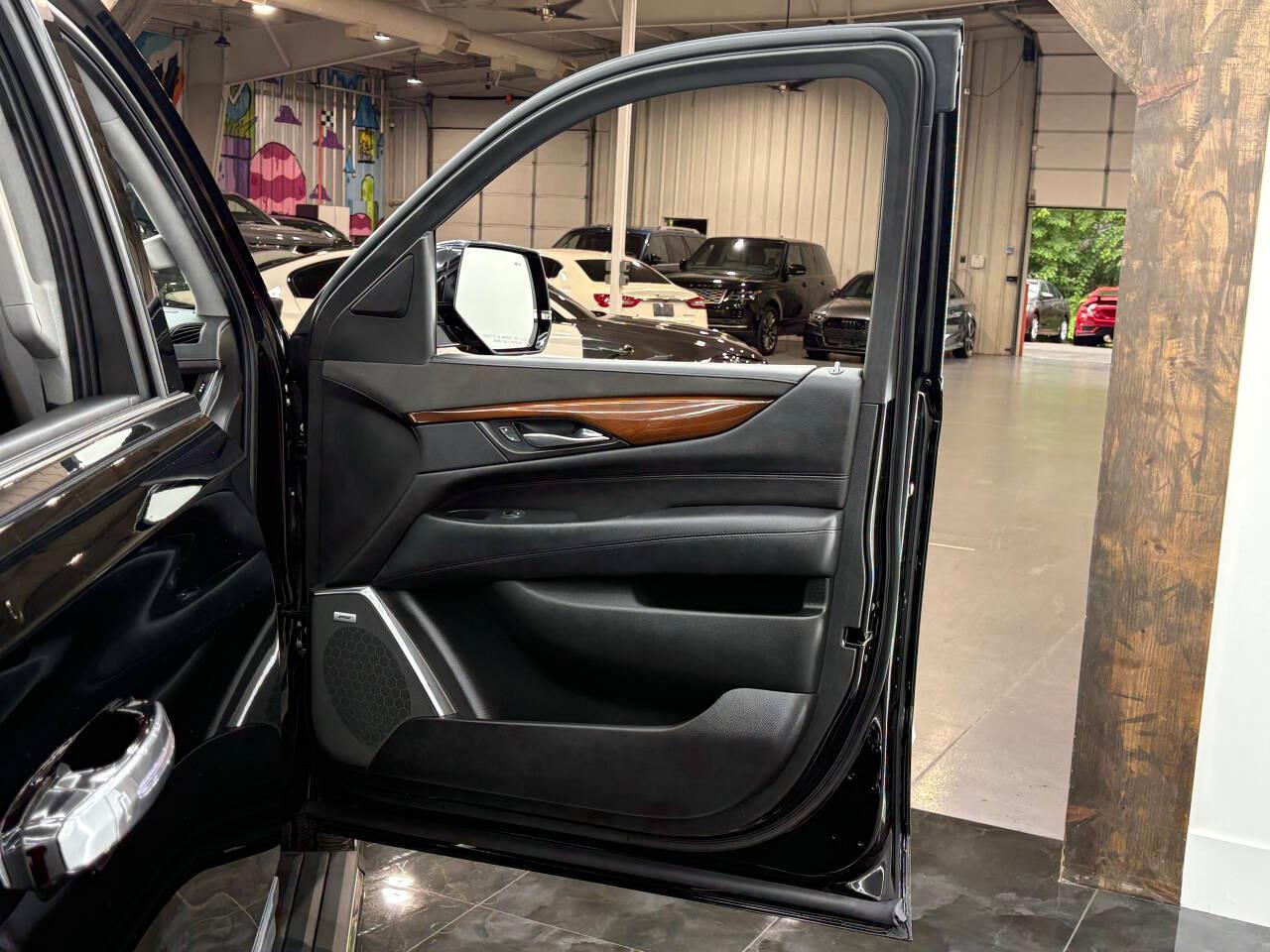 Cadillac Escalade Premium 4WD 2017