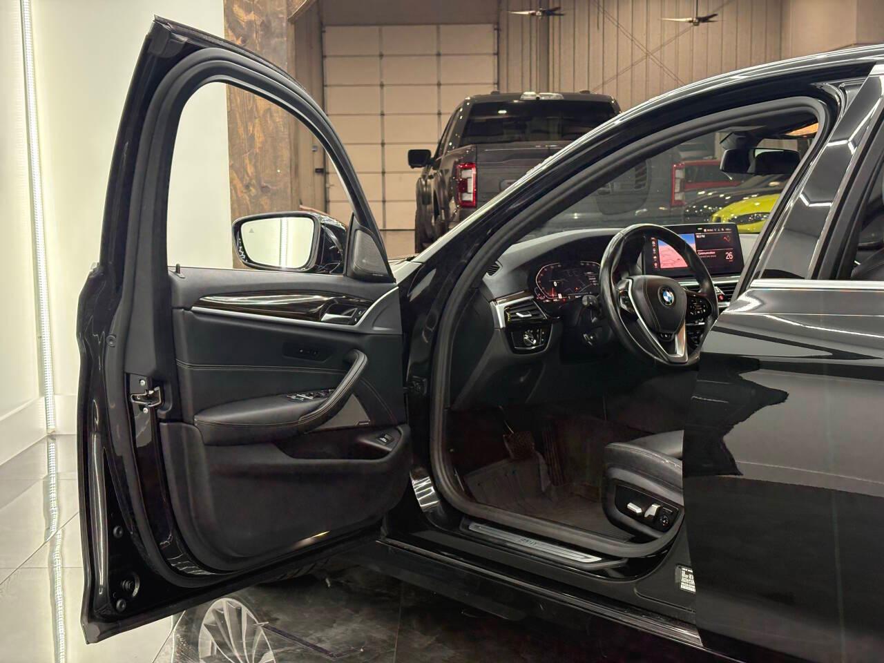 BMW 5-Series 540i 2021