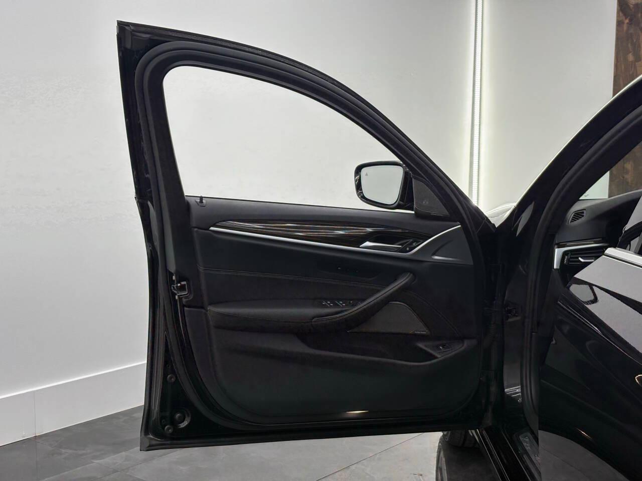 BMW 5-Series 540i 2021