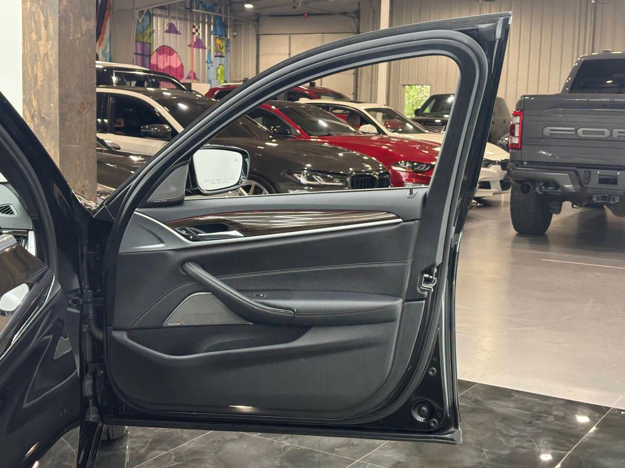 BMW 5-Series 540i 2021