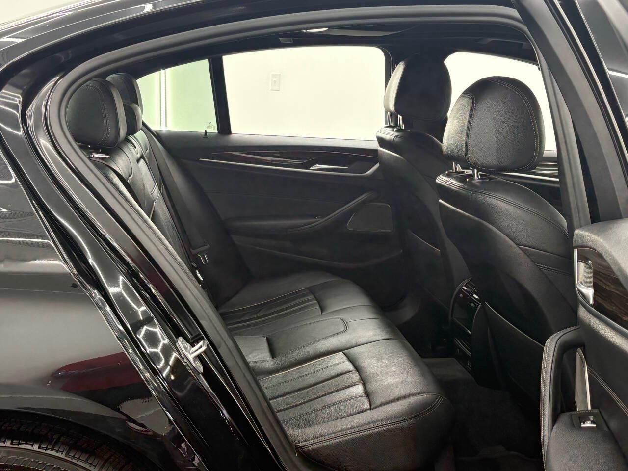 BMW 5-Series 540i 2021