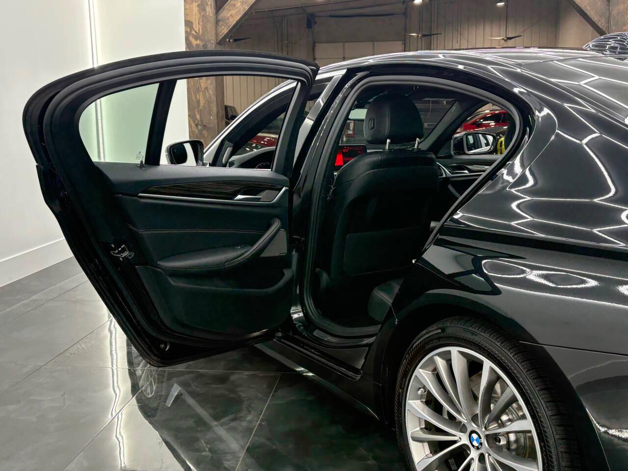 BMW 5-Series 540i 2021