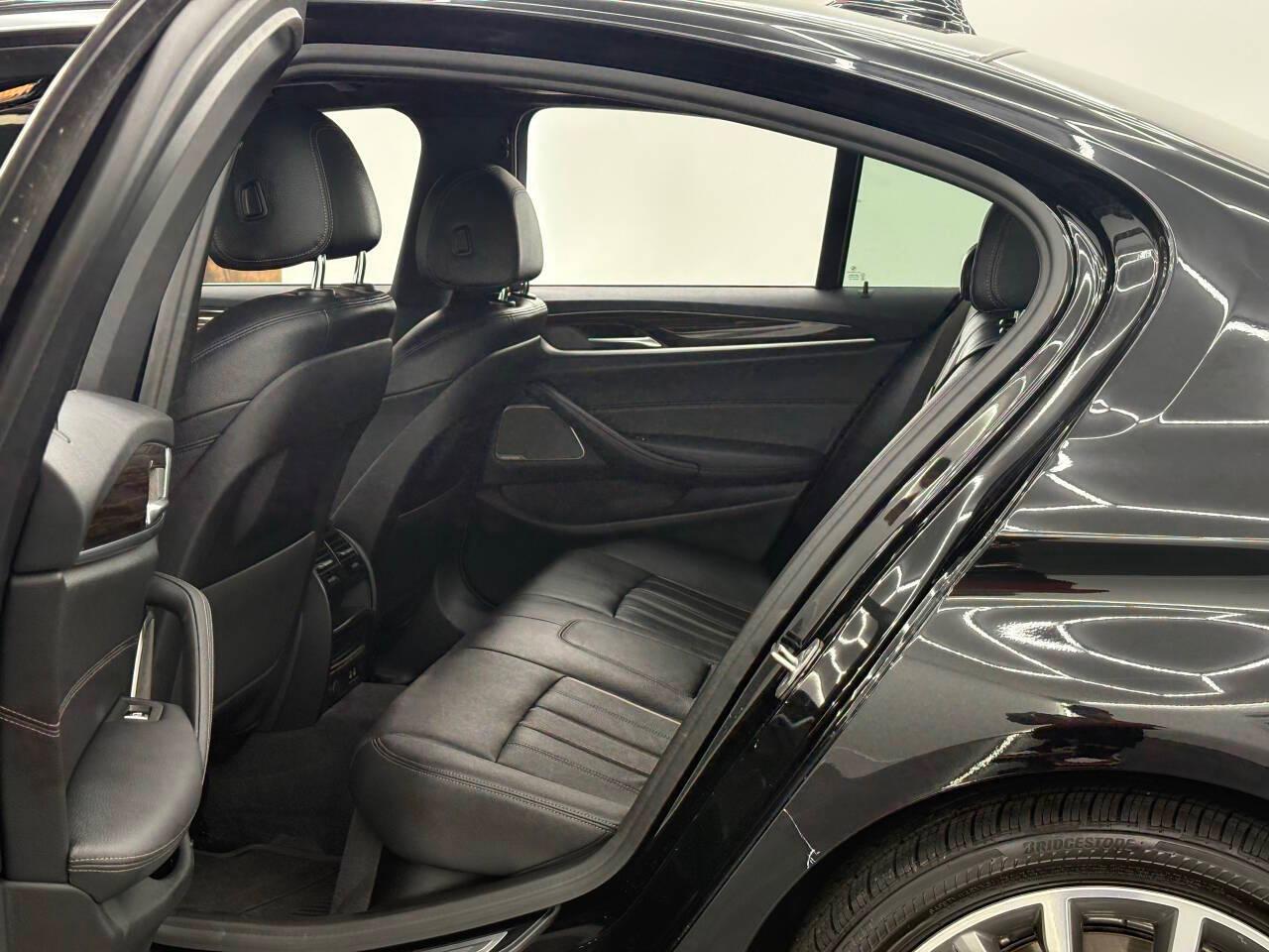 BMW 5-Series 540i 2021