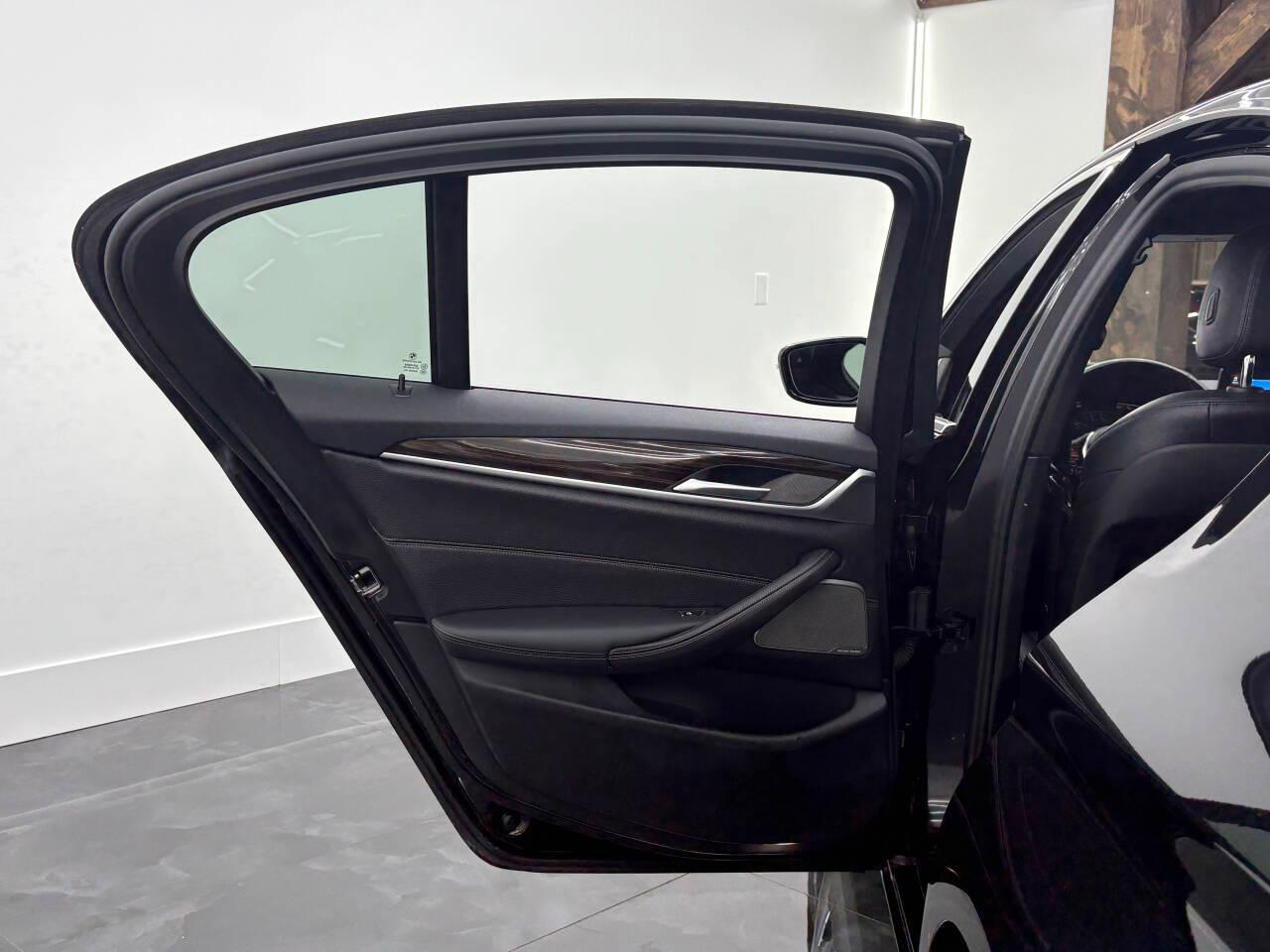 BMW 5-Series 540i 2021