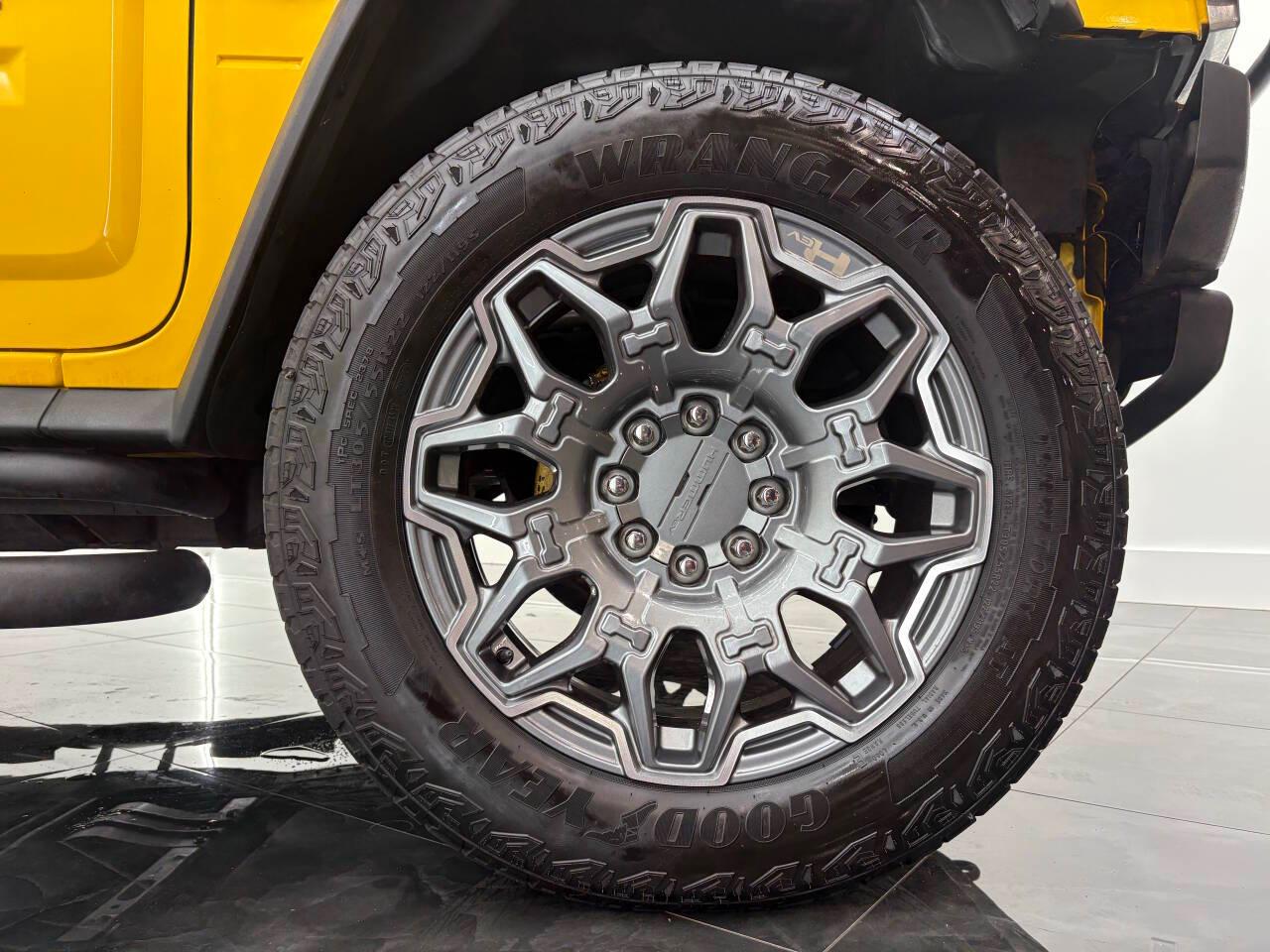 HUMMER H2 Sport Utility 2004