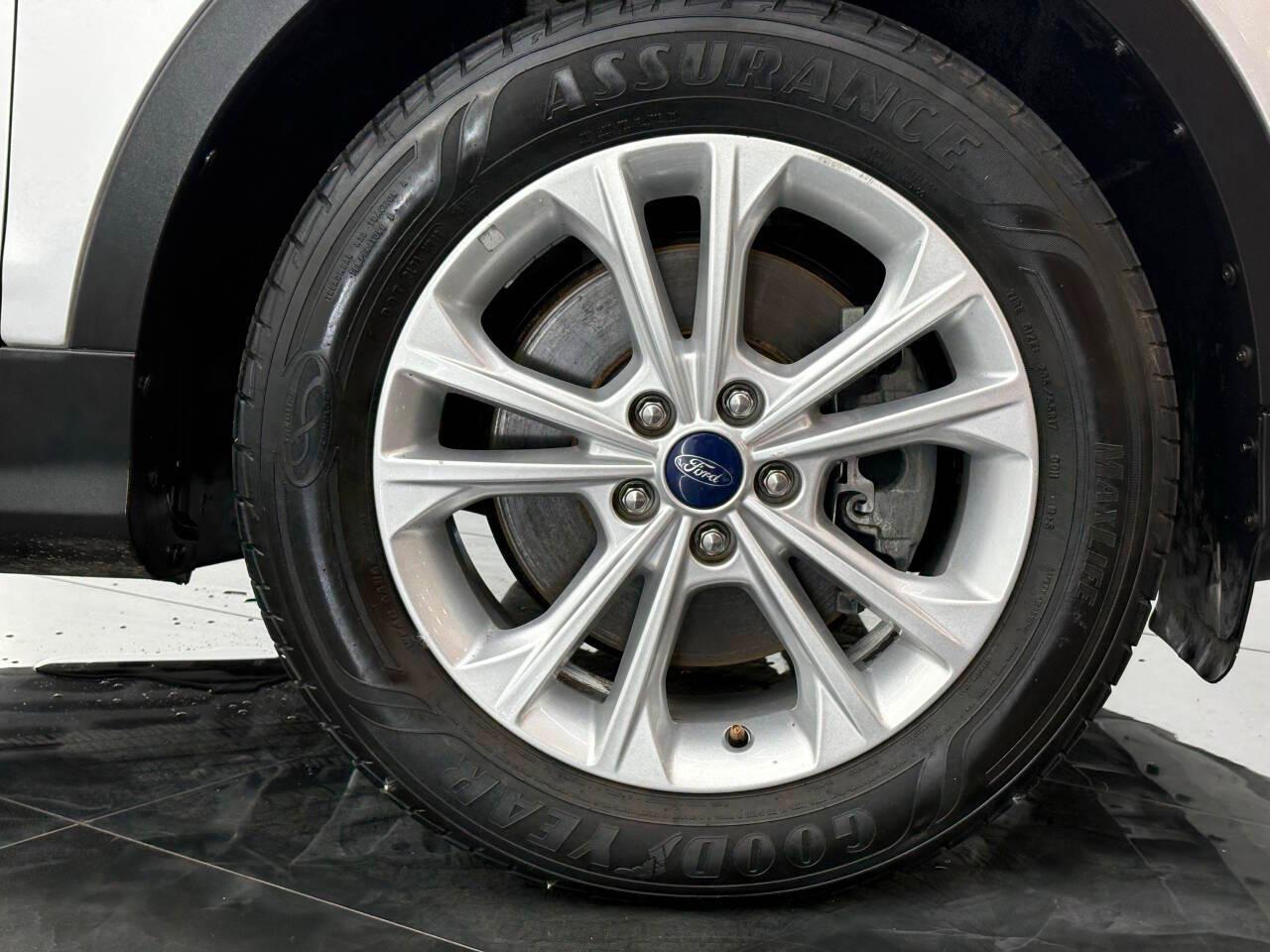 Ford Escape SE FWD 2017