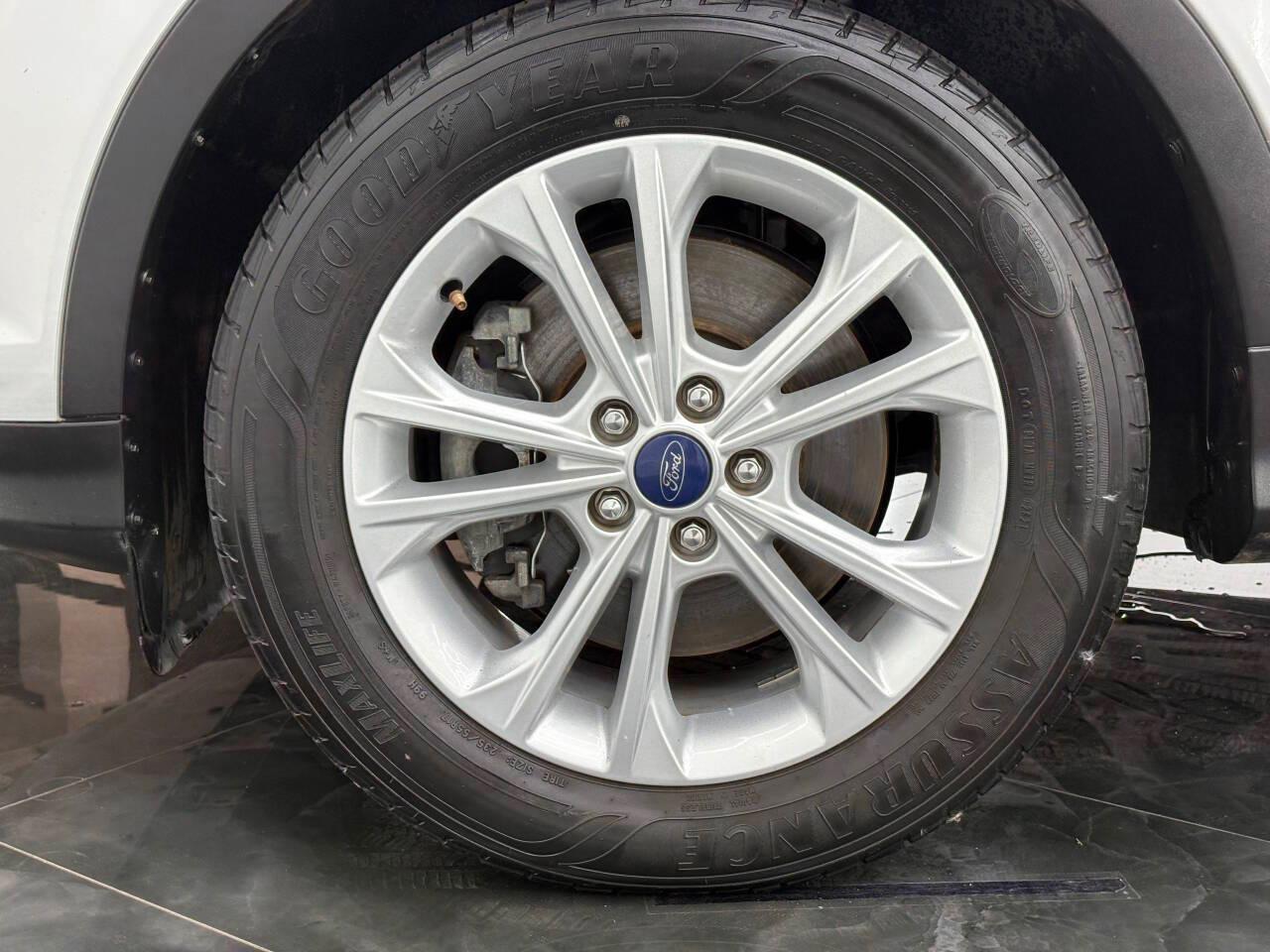 Ford Escape SE FWD 2017