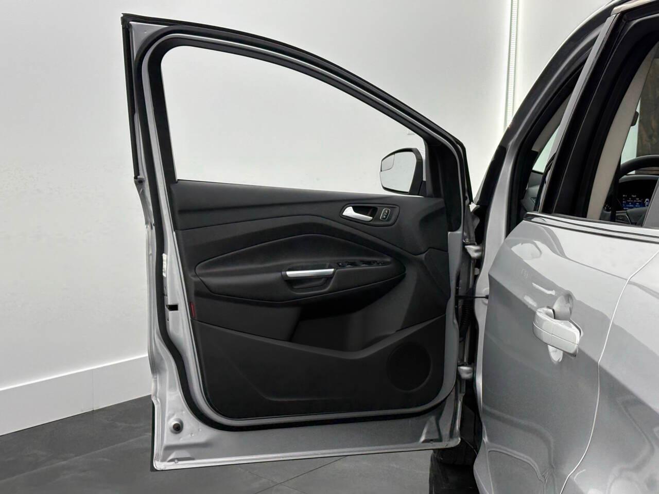 Ford Escape SE FWD 2017