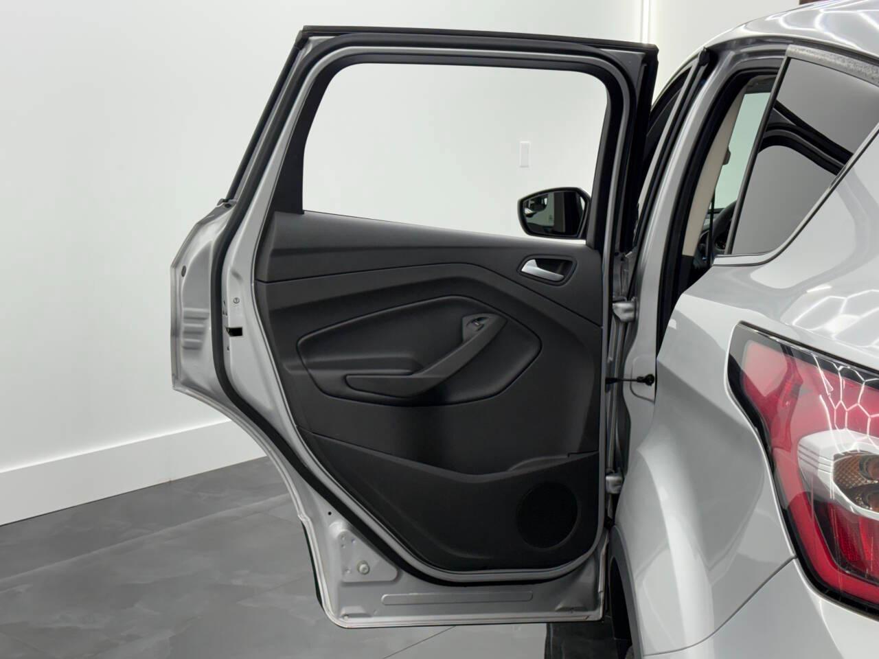 Ford Escape SE FWD 2017