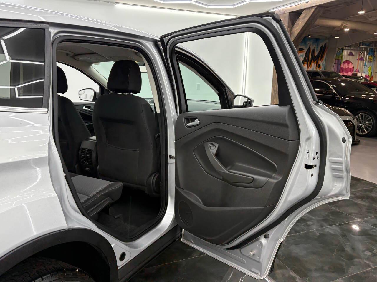 Ford Escape SE FWD 2017