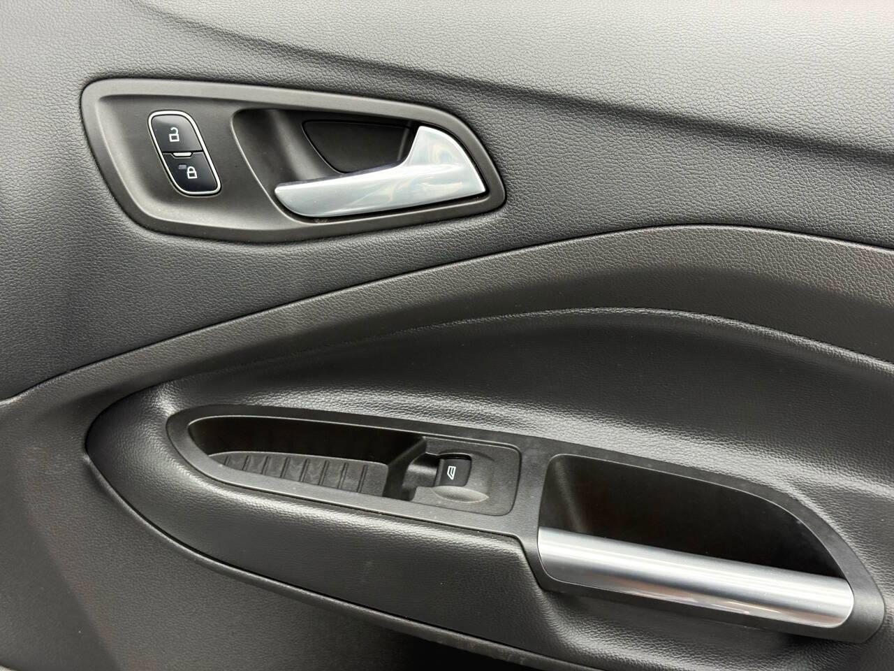 Ford Escape SE FWD 2017