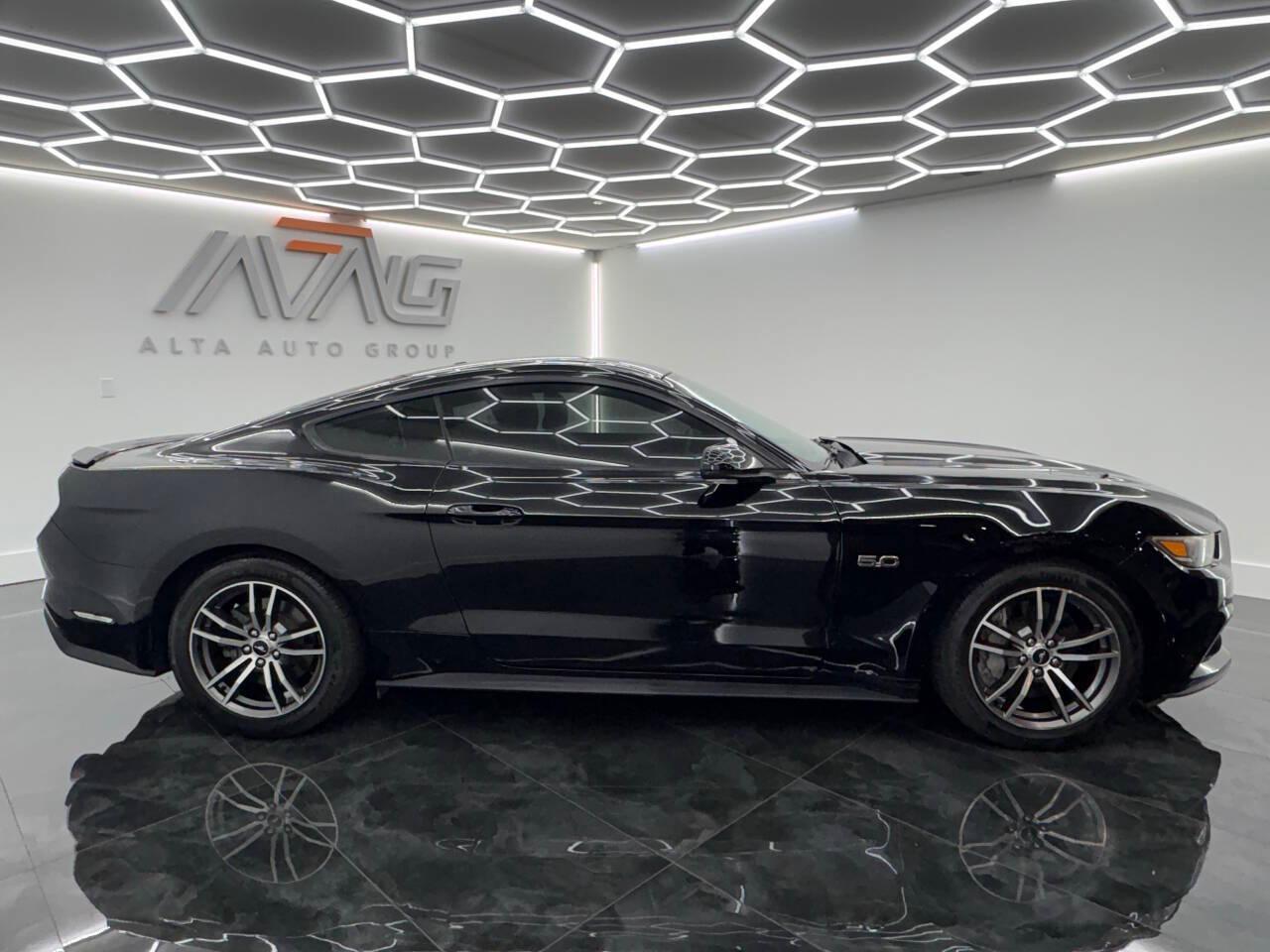 Ford Mustang GT Premium Coupe 2017