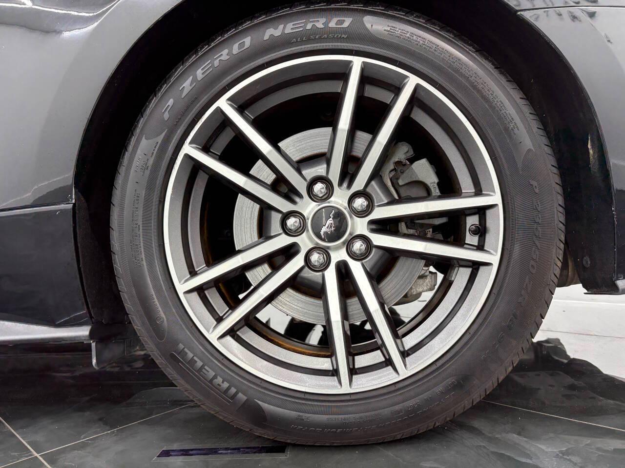 Ford Mustang GT Premium Coupe 2017