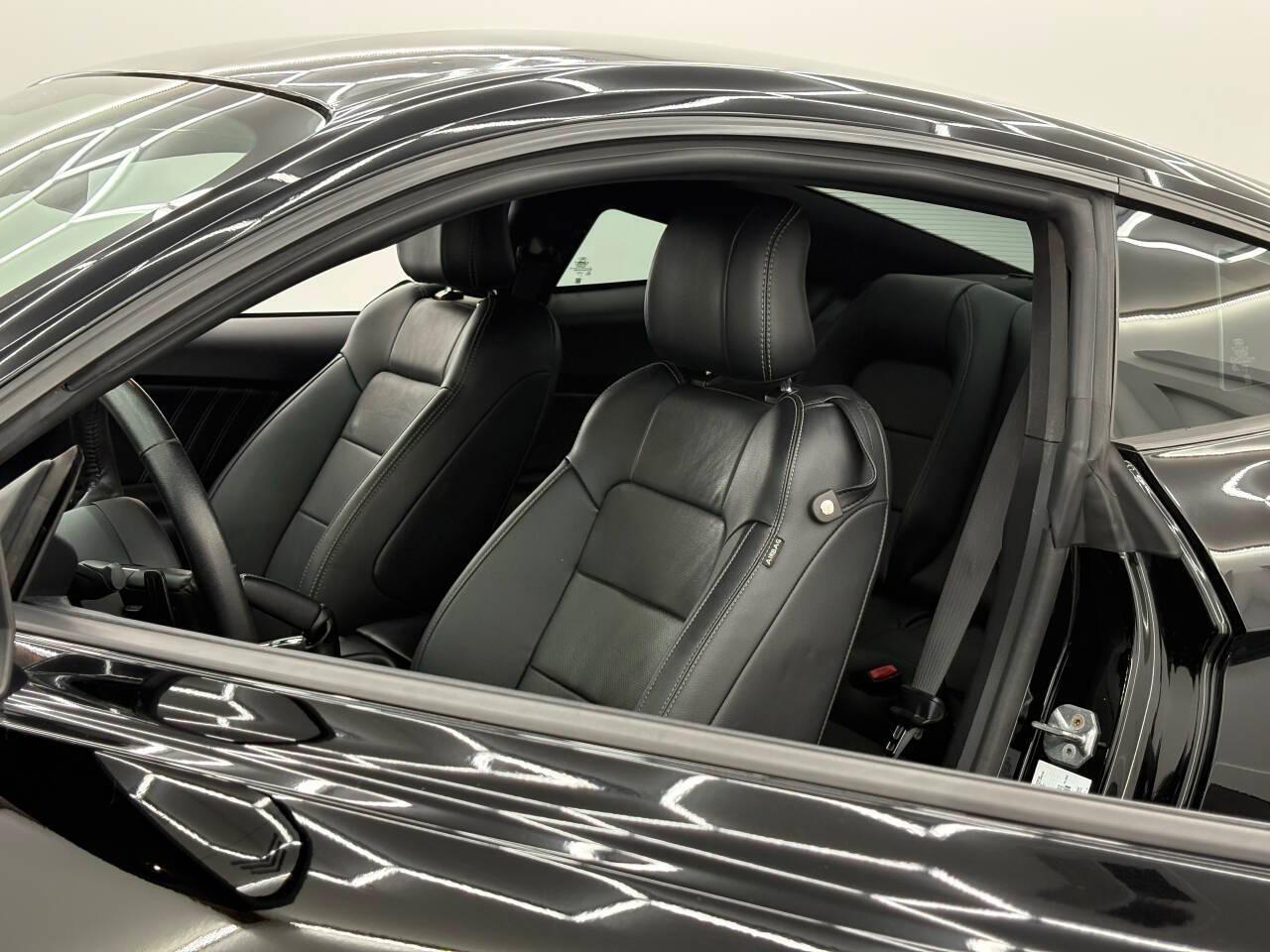 Ford Mustang GT Premium Coupe 2017