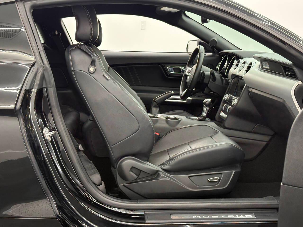 Ford Mustang GT Premium Coupe 2017