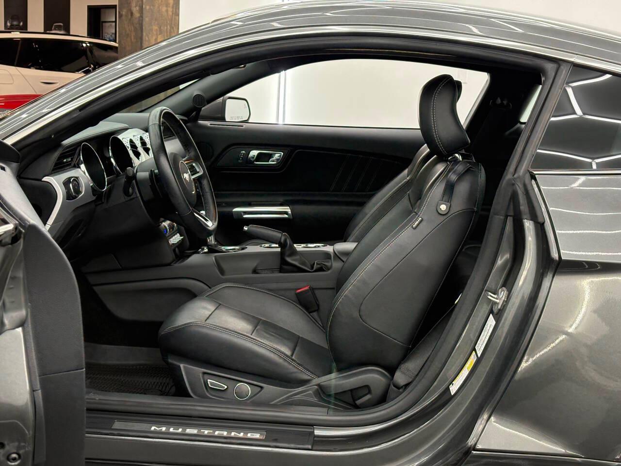 Ford Mustang EcoBoost Coupe 2017