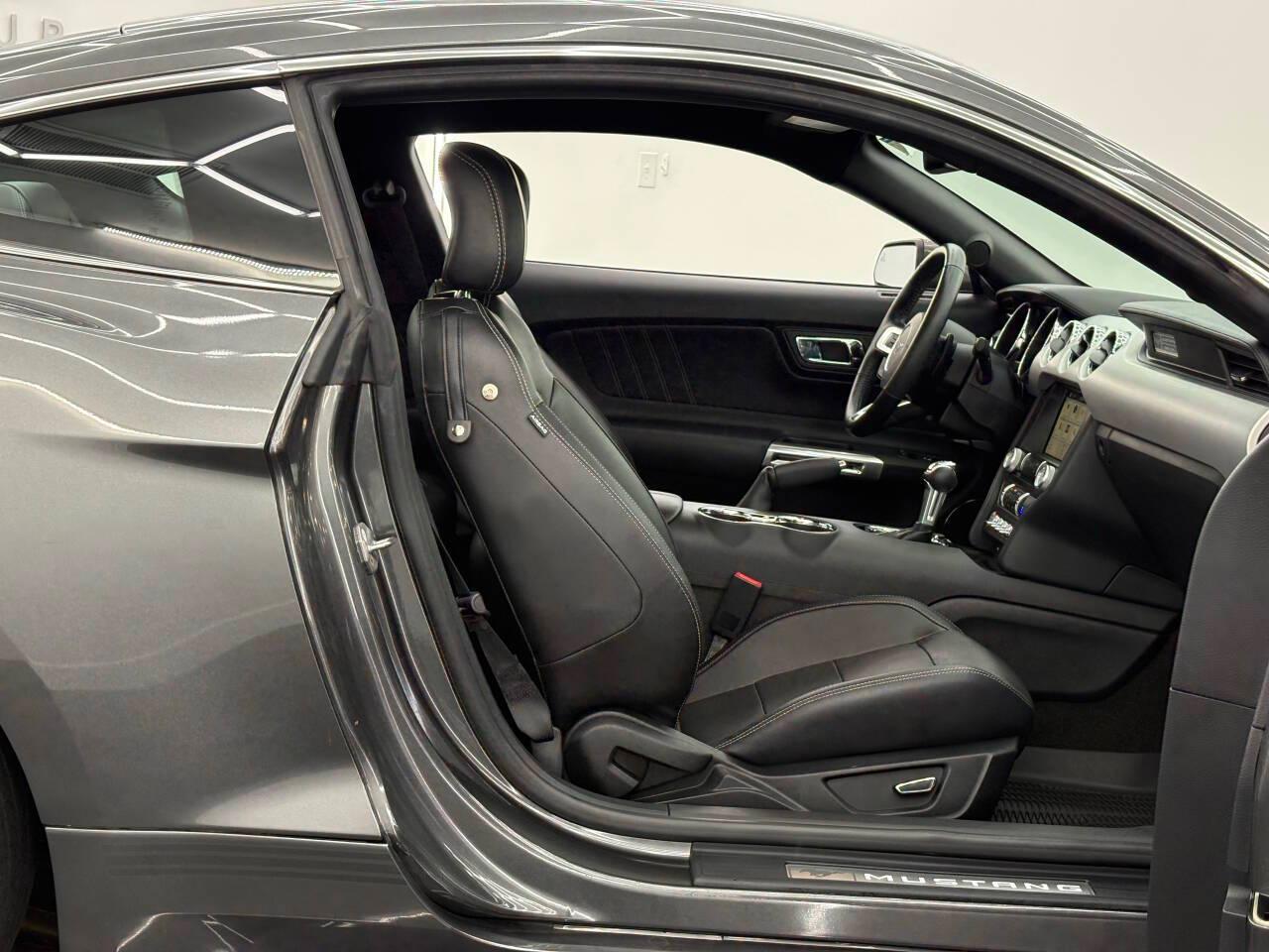 Ford Mustang EcoBoost Coupe 2017