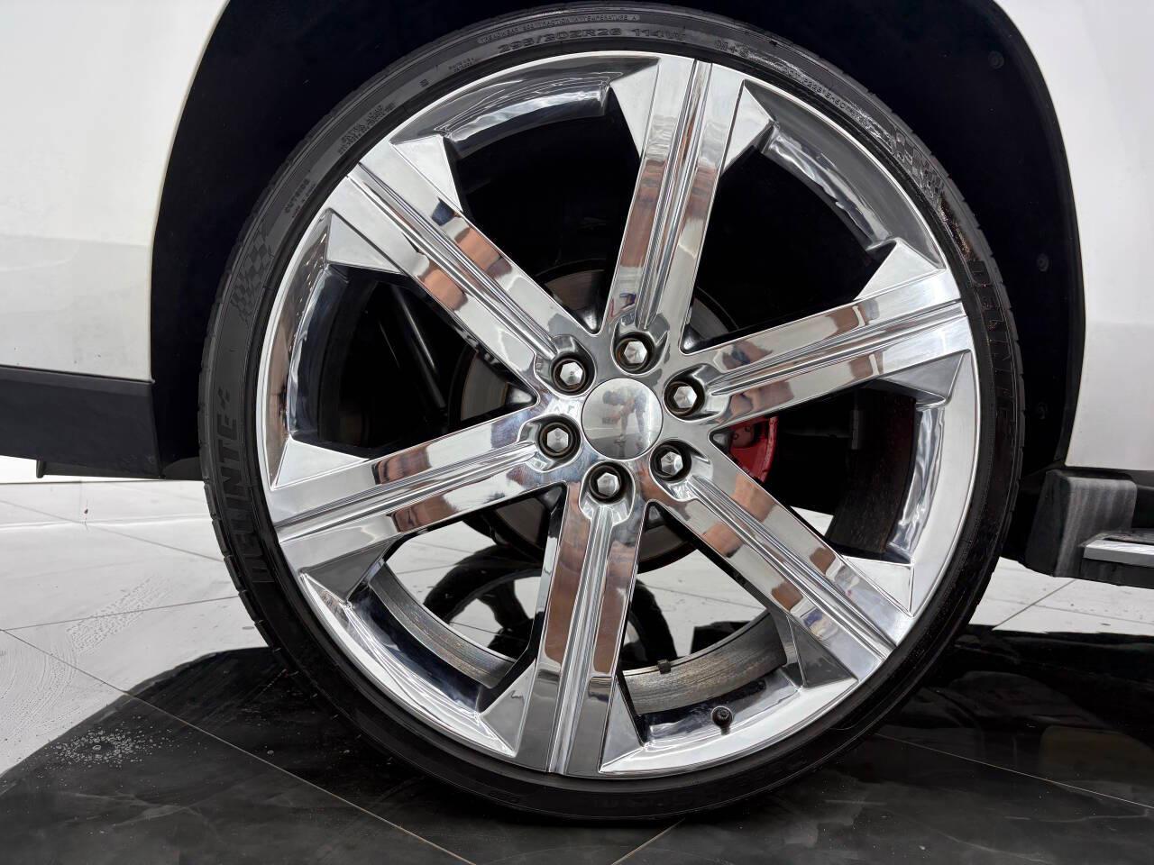 Cadillac Escalade Luxury 2WD 2017