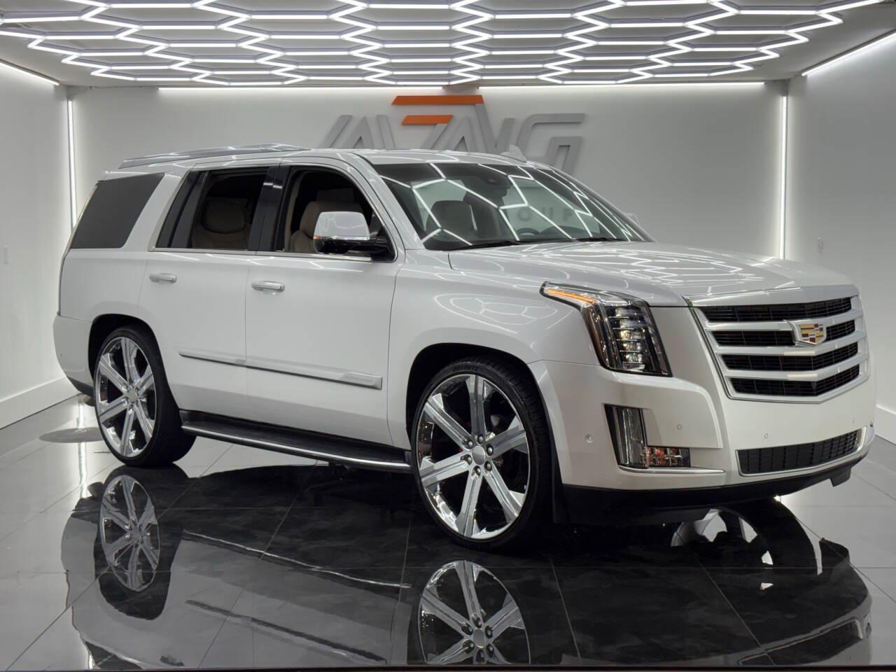 Cadillac Escalade Luxury 2WD 2017
