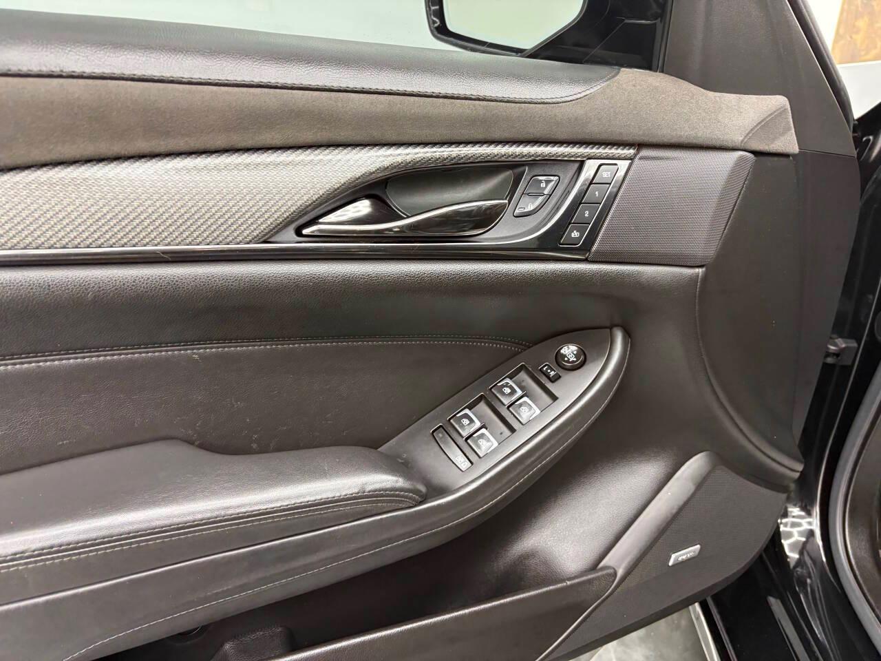 Cadillac CTS-V Base 2017