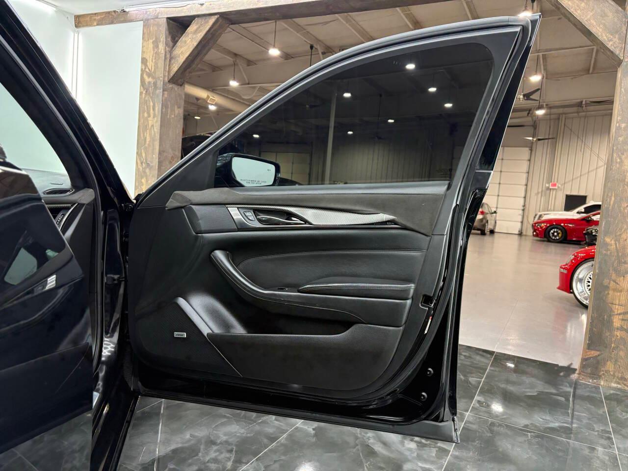 Cadillac CTS-V Base 2017