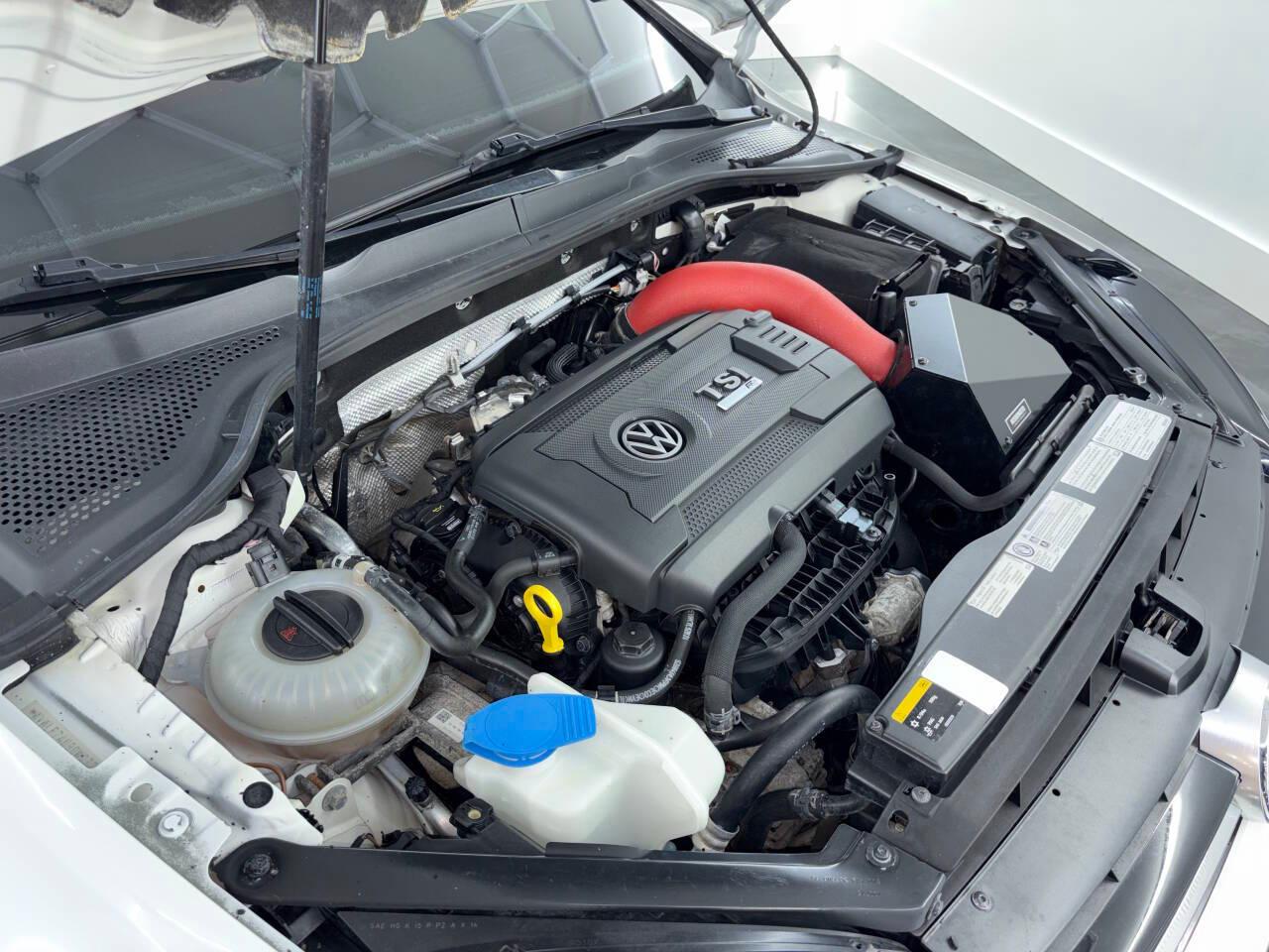 Volkswagen Golf R Base 2016