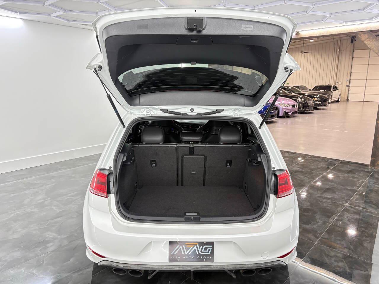 Volkswagen Golf R Base 2016