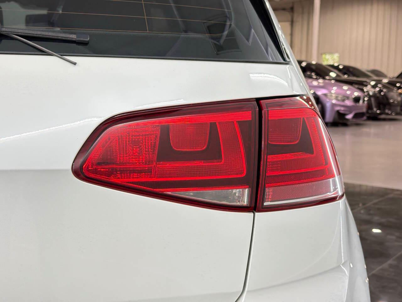 Volkswagen Golf R Base 2016